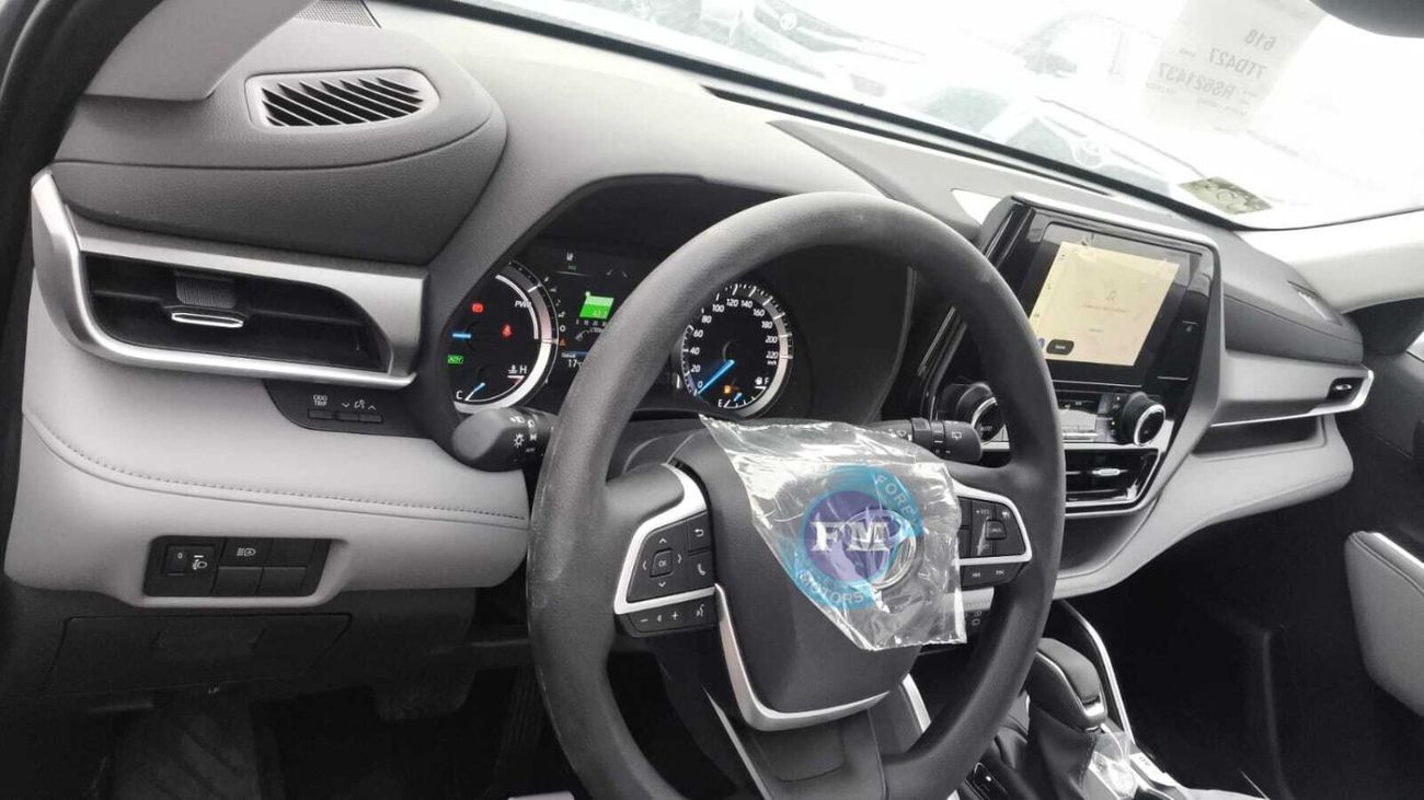 تويوتا هايلاندر LE Hybrid 2.5L Automatic