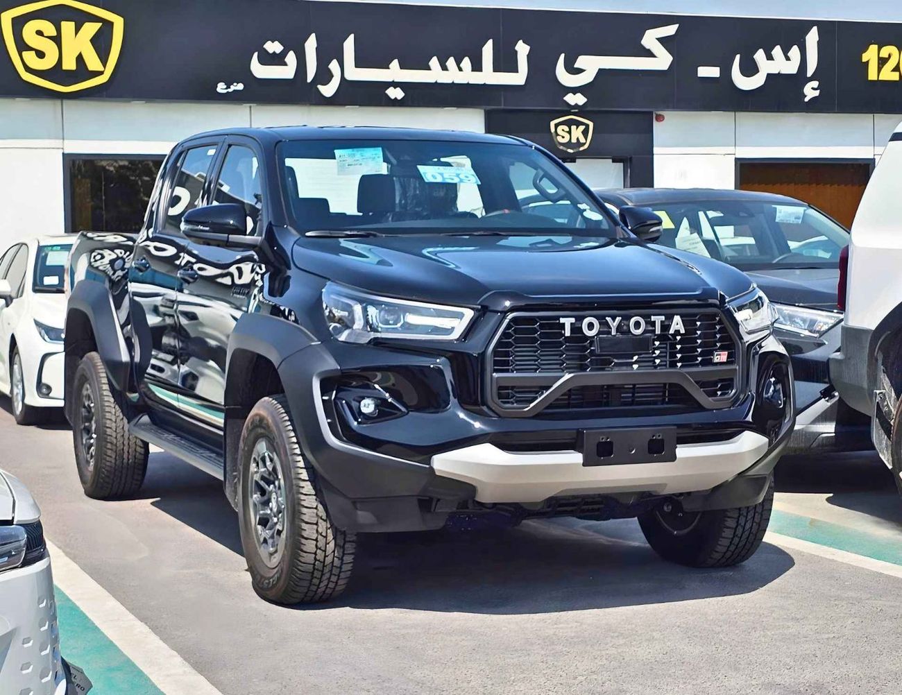 تويوتا هيلوكس GR SPORT / 2.8L DIESEL V4 / RADAR / 360*CAMERA / BULLBAR / FULL OPTION (CODE# HGRD)