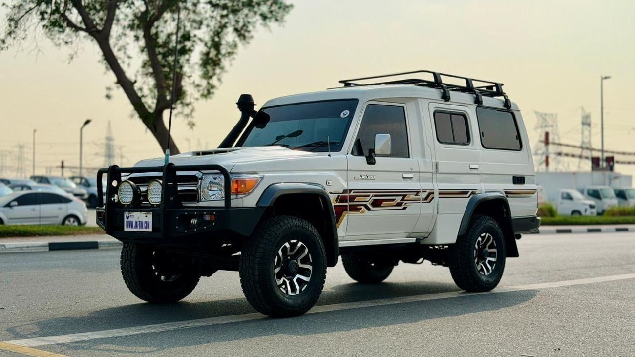 تويوتا لاند كروزر 70 2018 | 4.5L DIESEL | MANUAL TRANSMISSION | RIGHT-HAND-DRIVE | MODIFIED TO AMBULANCE | HEAVY BULL BAR