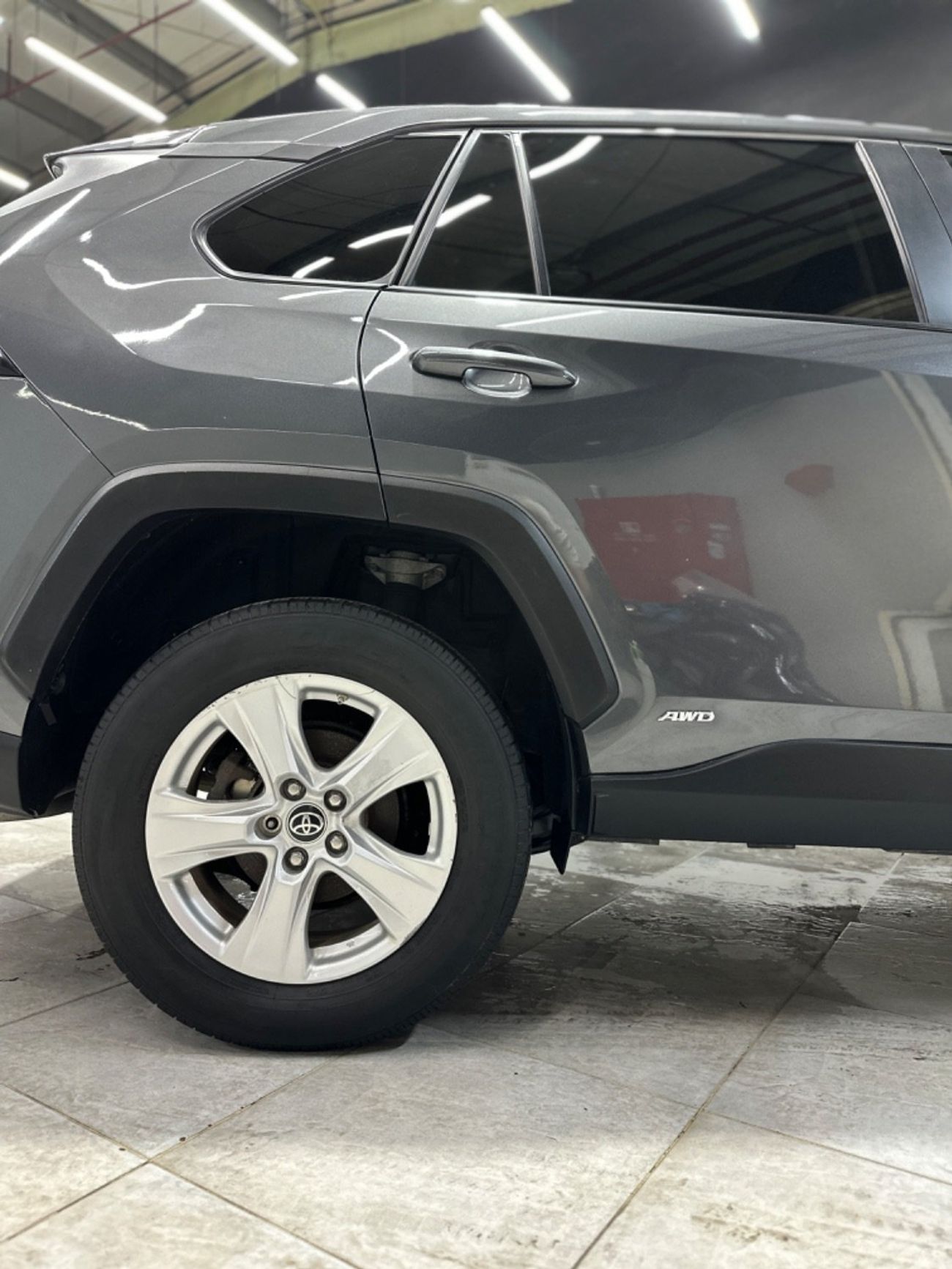 Toyota RAV4 LE 2.5L (219 HP)