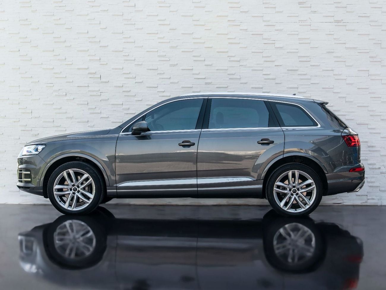 أودي Q7 55 TFSI