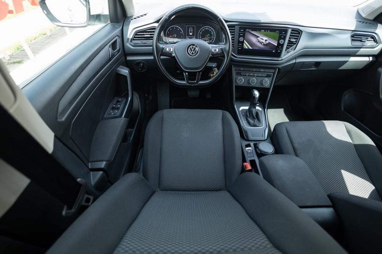 فولكس واجن T ROC Life 1.4L Volkswagen T-Roc 2022 GCC under Warranty with Flexible Down-Payment.