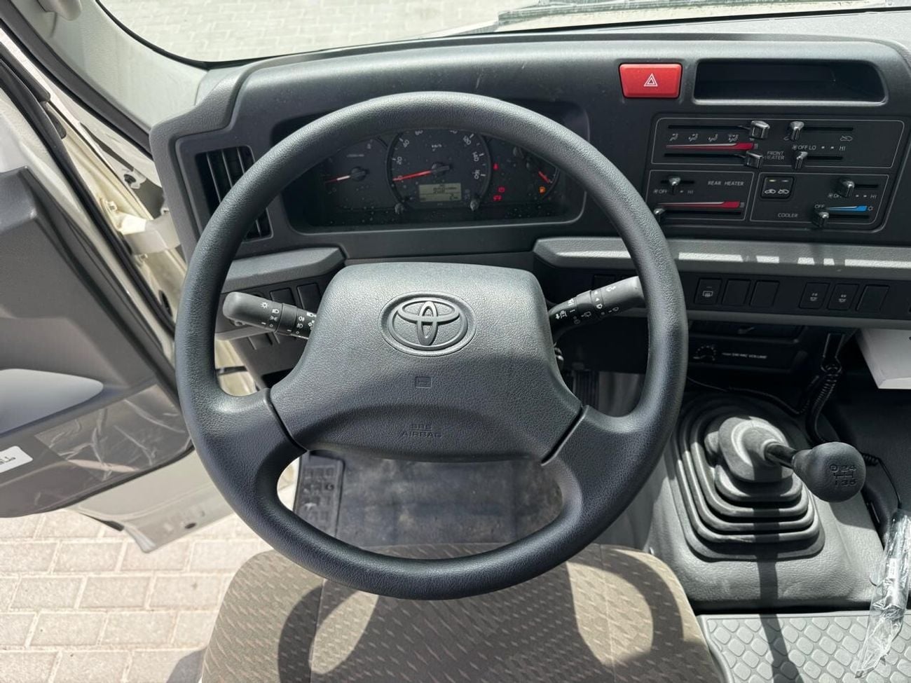 Toyota Coaster 