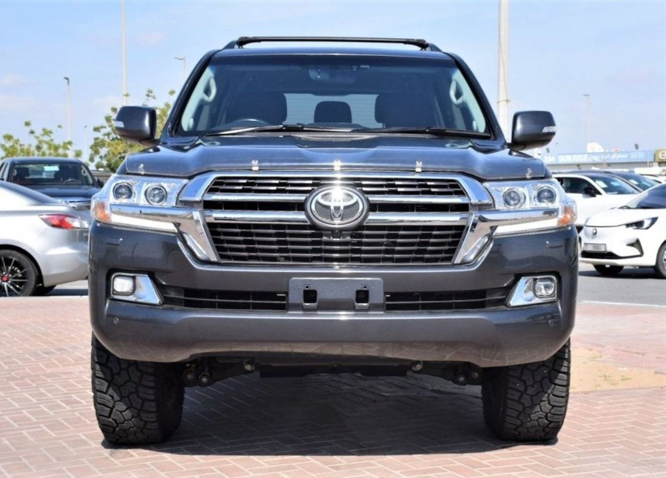 تويوتا لاند كروزر LC200 V8 Diesel 4.5L (Export Only)