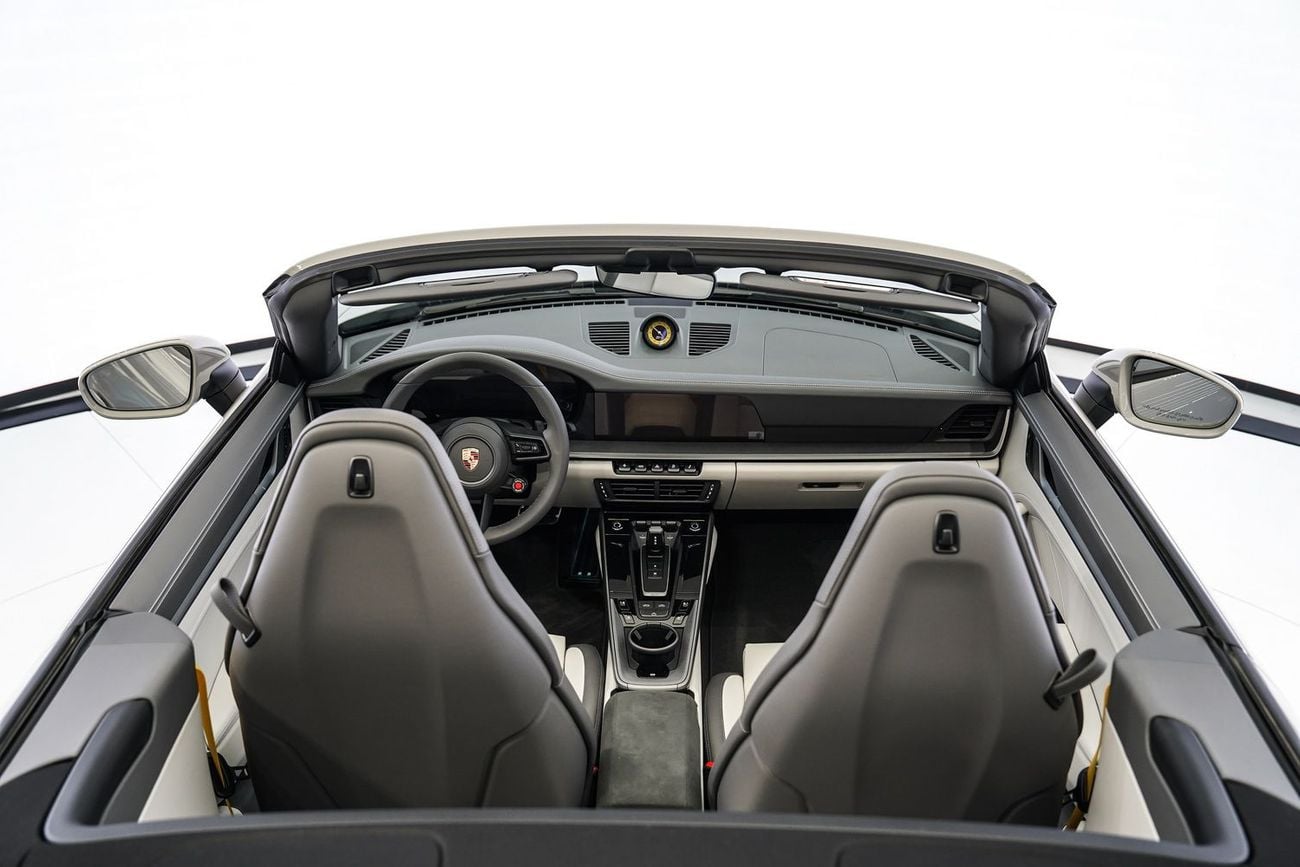 Porsche 911 CARRERA
