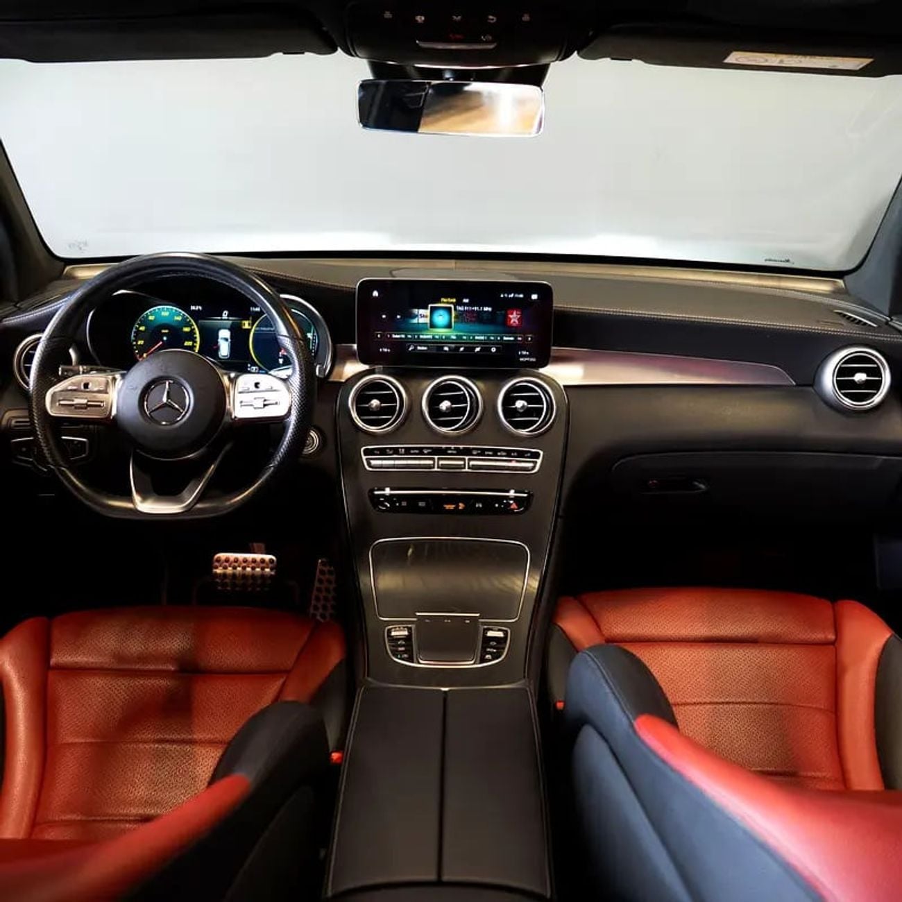 Mercedes-Benz GLC 200 Std 2.0L AED 2,682 pm• 0% Downpayment • Mercedes GLC200 AMG • Extended Warranty Until 28th July 2026