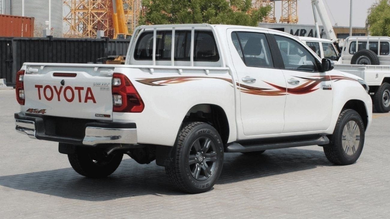 تويوتا هيلوكس GLX TOYOTA HILUX 2.4L Diesel AT FULL OPTION 2024