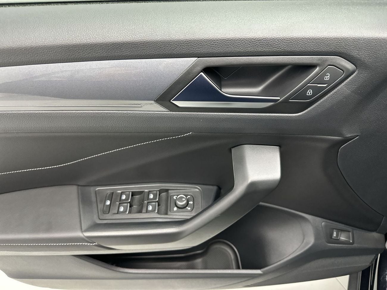 Volkswagen T-ROC T-Roc Style Without sunroof 1.4L (REF#41650)