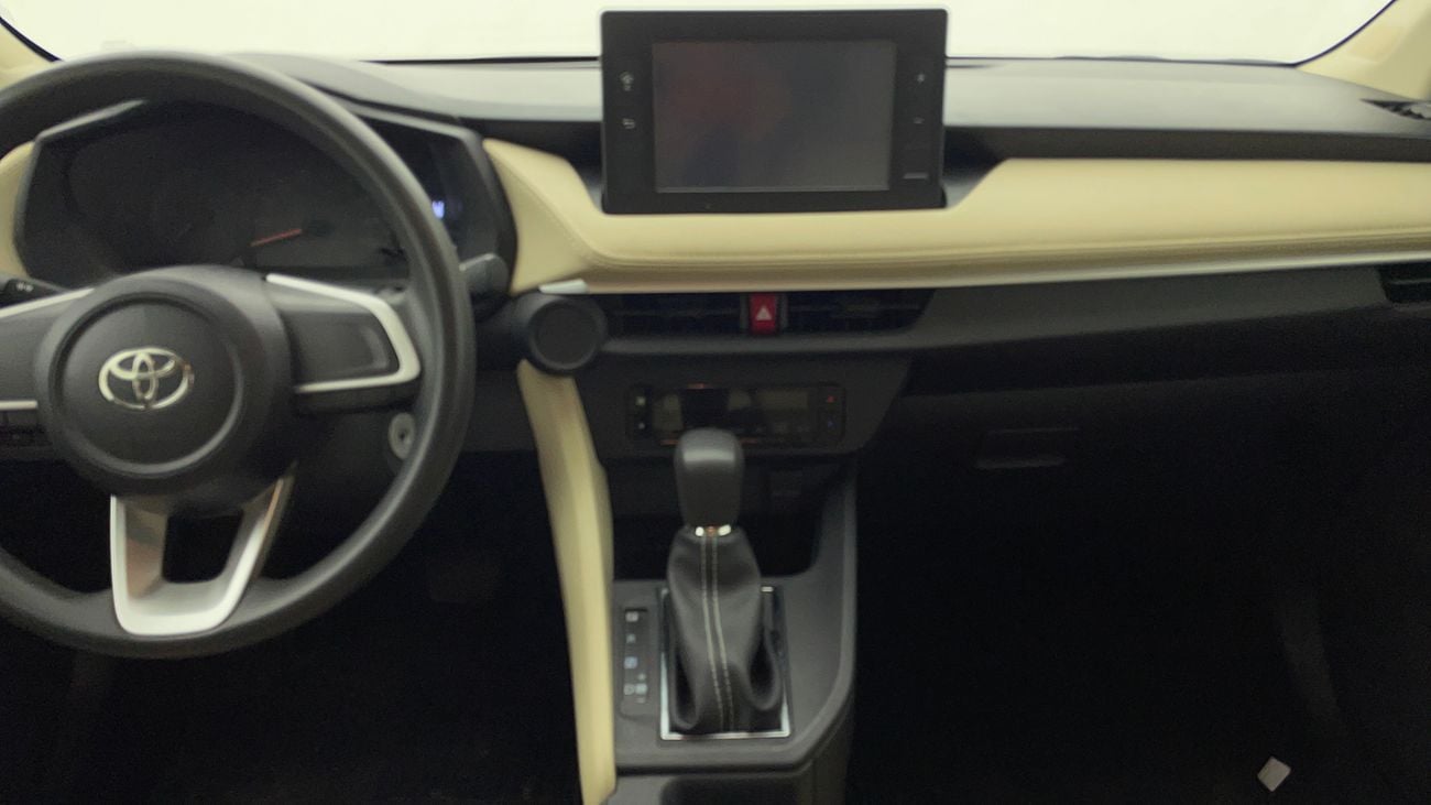تويوتا يارس E 1.5 | بدون دفعة مقدمة | اختبار القيادة في المنزل