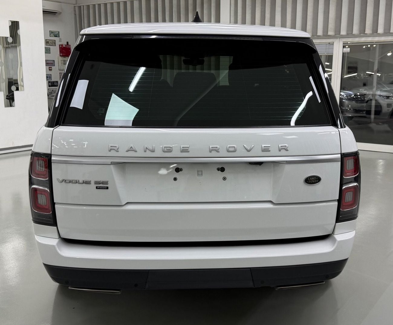 لاند روفر رينج روفر SE .. P400 .. FSH .. V6 .. Perfect Condition