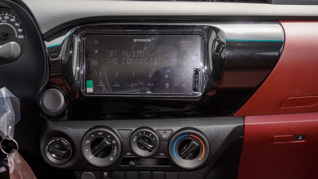 تويوتا هيلوكس DLX 2.4 L DIESEL 2025