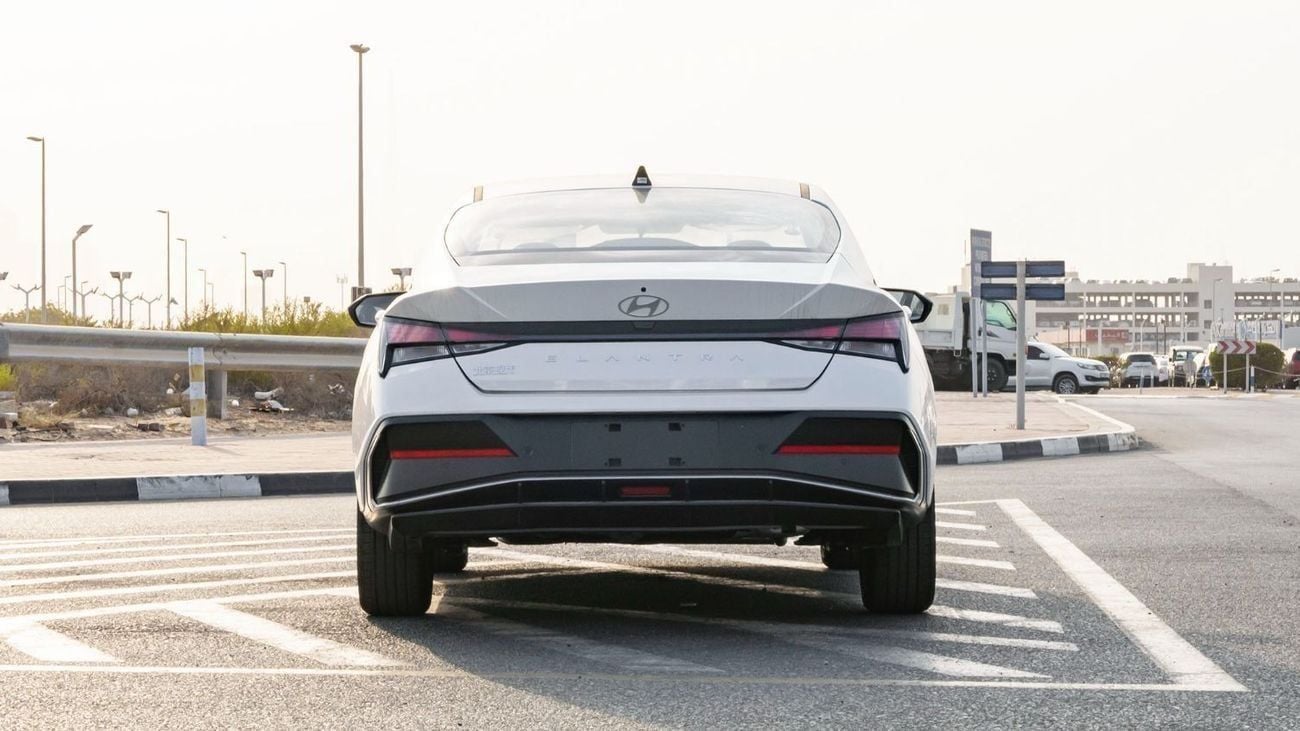 Hyundai Elantra 2025 Hyundai Elantra 1.5L AT Petrol (Chinese Specs)