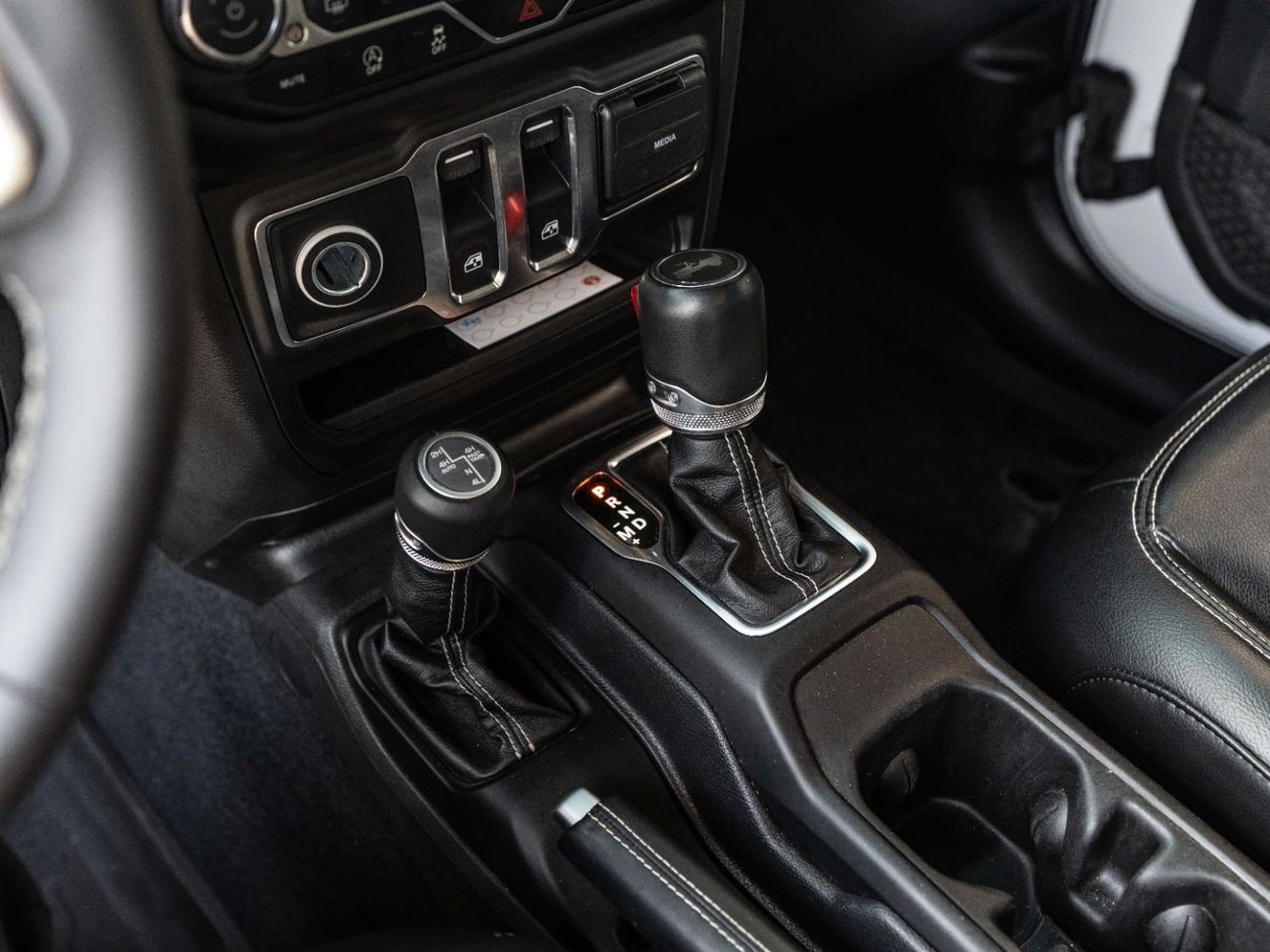 Jeep Wrangler Sahara 3.6L A/T (5 Seater)