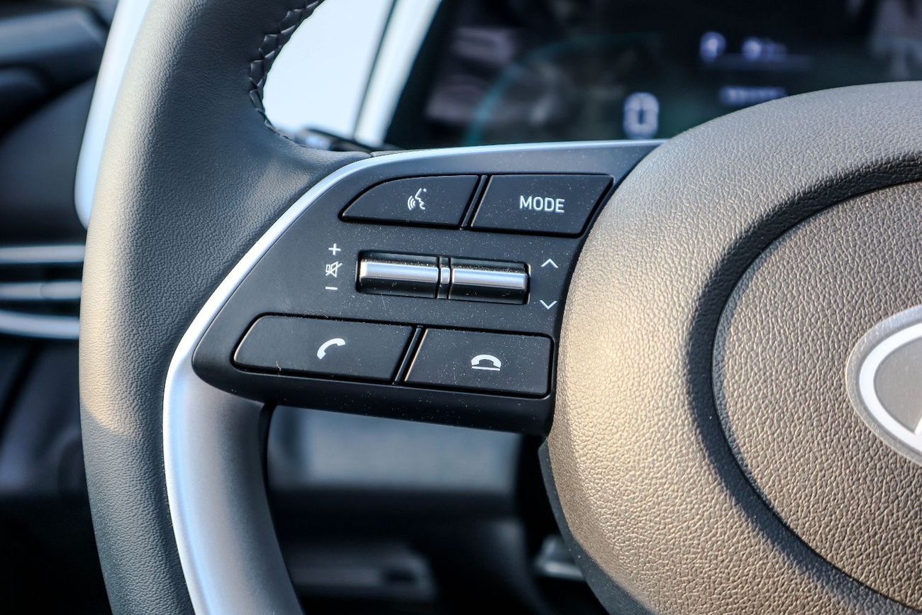 Hyundai Elantra Hyundai Elantra Elite – 1.5L Petrol – Automatic – 2025 Model – Chinese Specifications