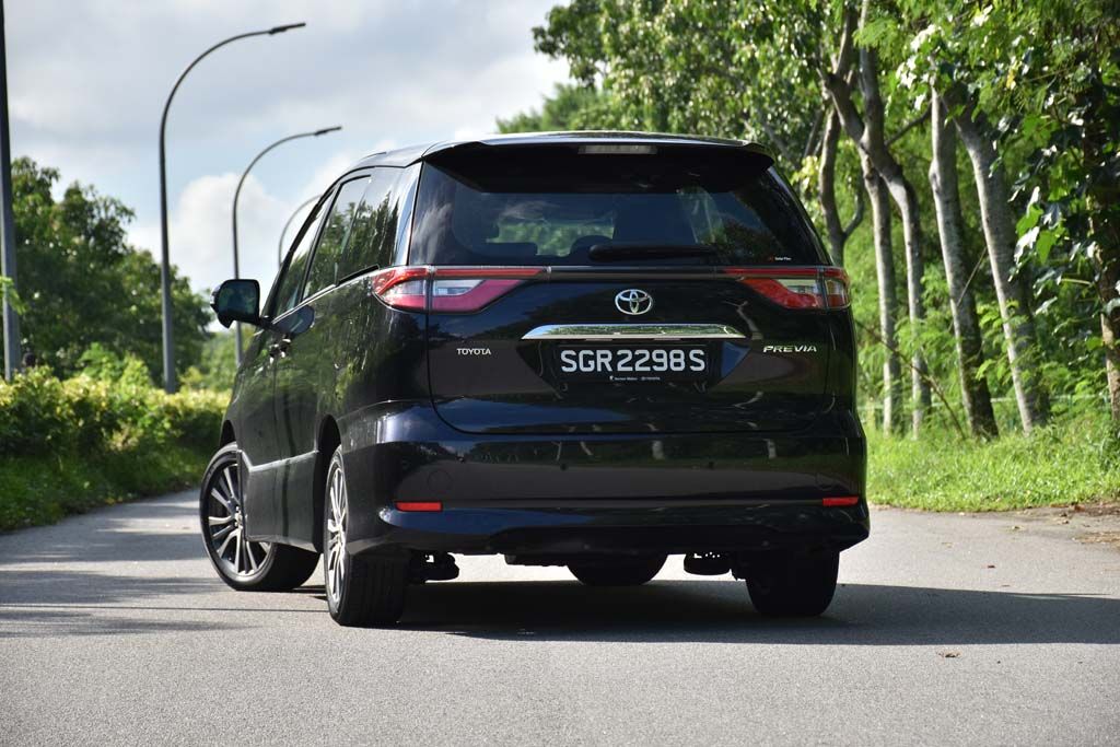 Toyota Estima exterior - Rear Right Angled
