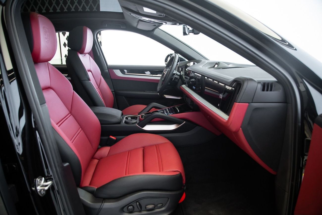 Porsche Cayenne WARRANTY APRIL 2024