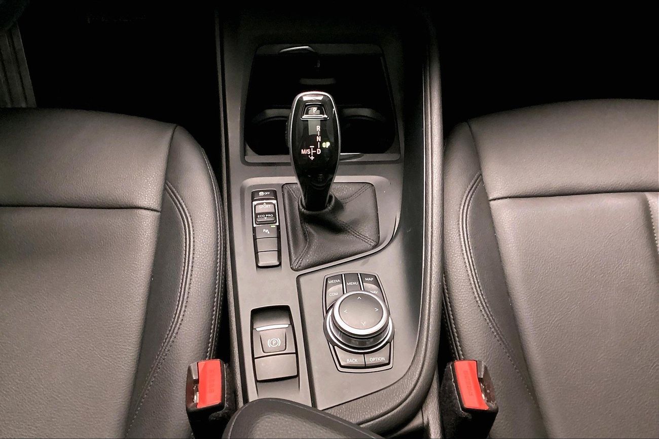 بي أم دبليو X1 sDrive 20i Sport Line | شامل الضمان | 0 ﺪﻔﻋﺓ ﺃﻮﻟﻯ