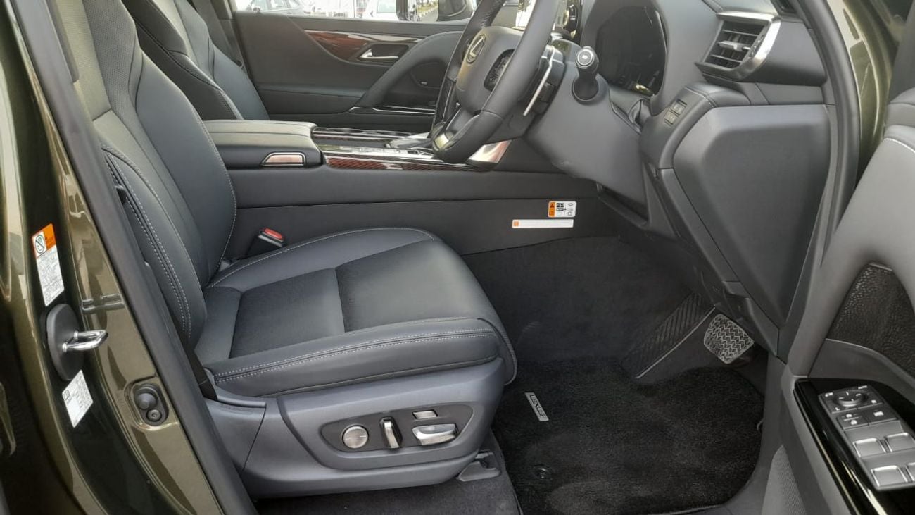 Lexus LX 500 Lexus Lx500d,2025,sports luxury 3.3L twin turbo diesel,automatic gear,7 seaters,cool box,RHD,soft do