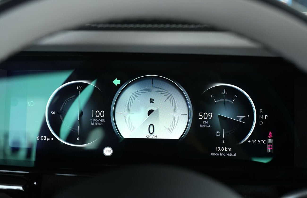 رولز رويس كولينان Silver Badge AWD V12
