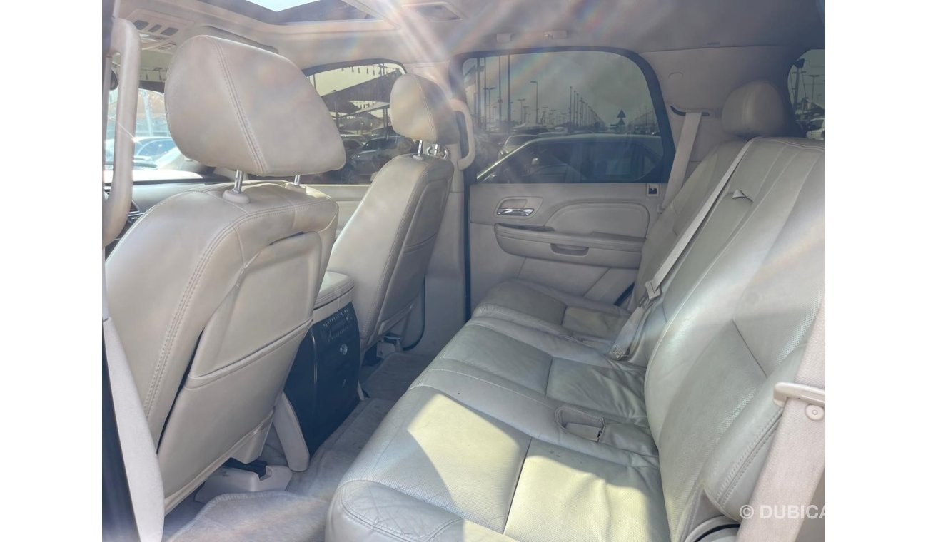 Cadillac Escalade Model 2007, imported from America, full option, 8 cylinder, mileage 256,000