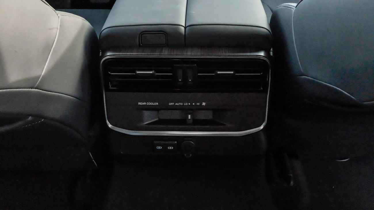 Toyota Land Cruiser 2026 Toyota Land Cruiser GXR 3.3L AT Diesel (Black-Black)