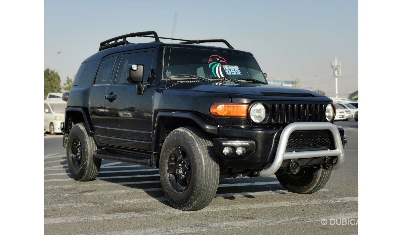 Toyota FJ Cruiser 4.0L Petrol, 17”Alloy Rims, Key Start, Xenon Headlights, LOT-568.