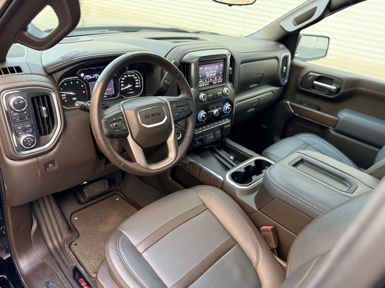 جي أم سي سييرا SIERRA 2022 GCC LOW MILEGE