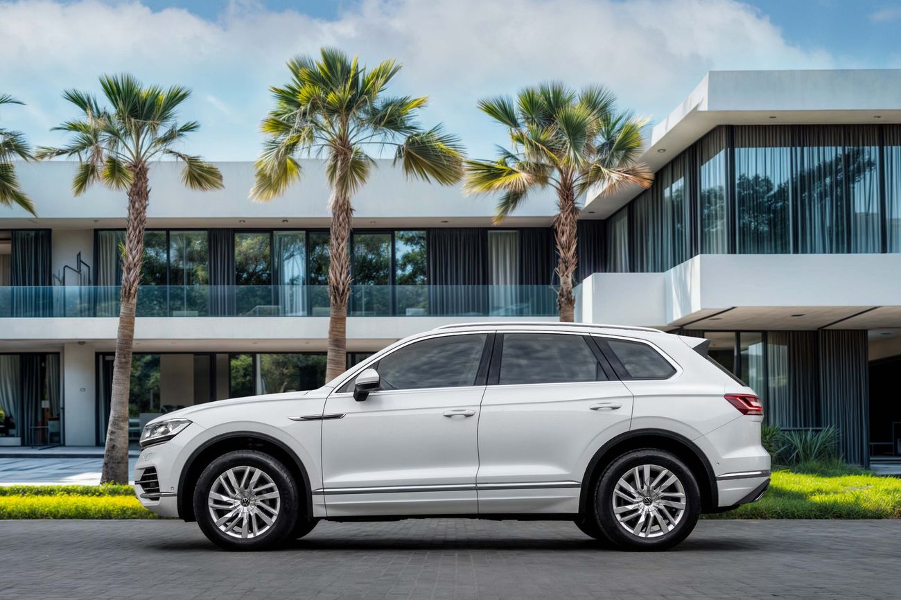 Volkswagen Touareg Touareg Atmosphere Highline | 2,742 P.M | 0% Downpayment | Low Kms | Warranty!