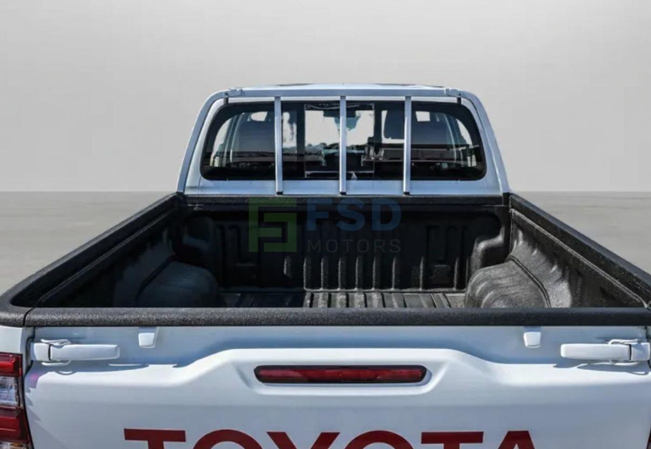 تويوتا هيلوكس 