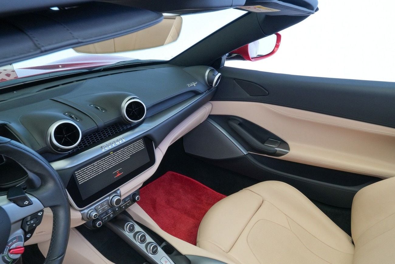 فيراري بورتوفينو STD (3.9L · 8 Cyl · Automatic · Petrol · Convertible · Rear Wheel Drive · 4 Seats · 2 Door)