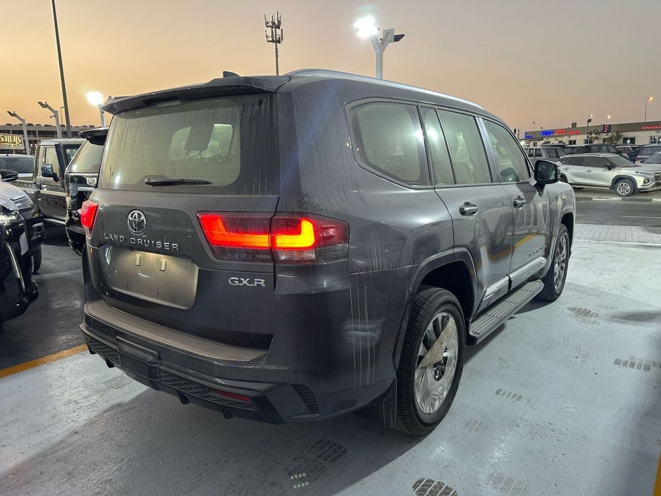 Toyota Land Cruiser GXR3 3.5L FULL WITH JBL AND BIG KIT