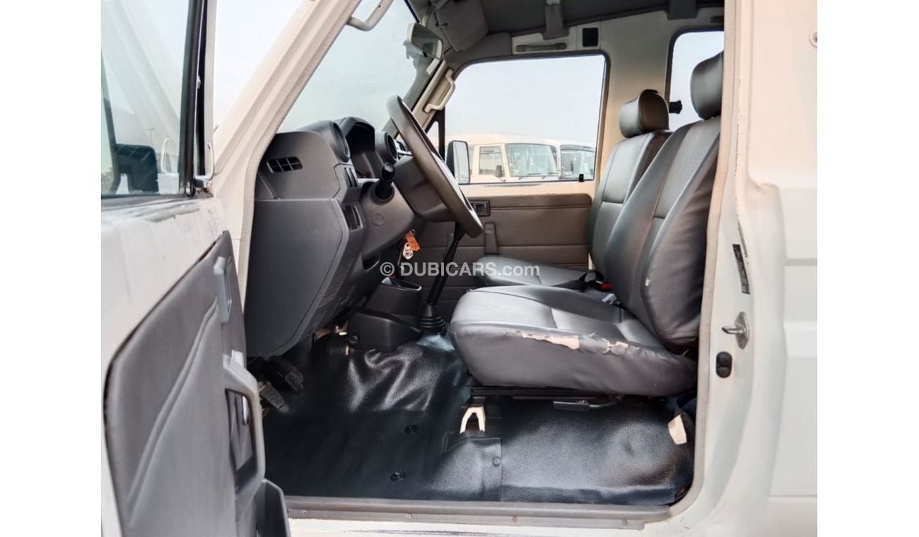 Toyota Land Cruiser 70 TOYOTA LAND CRUISER HARD TOP LEFT HAND DRIVE(PM83007)