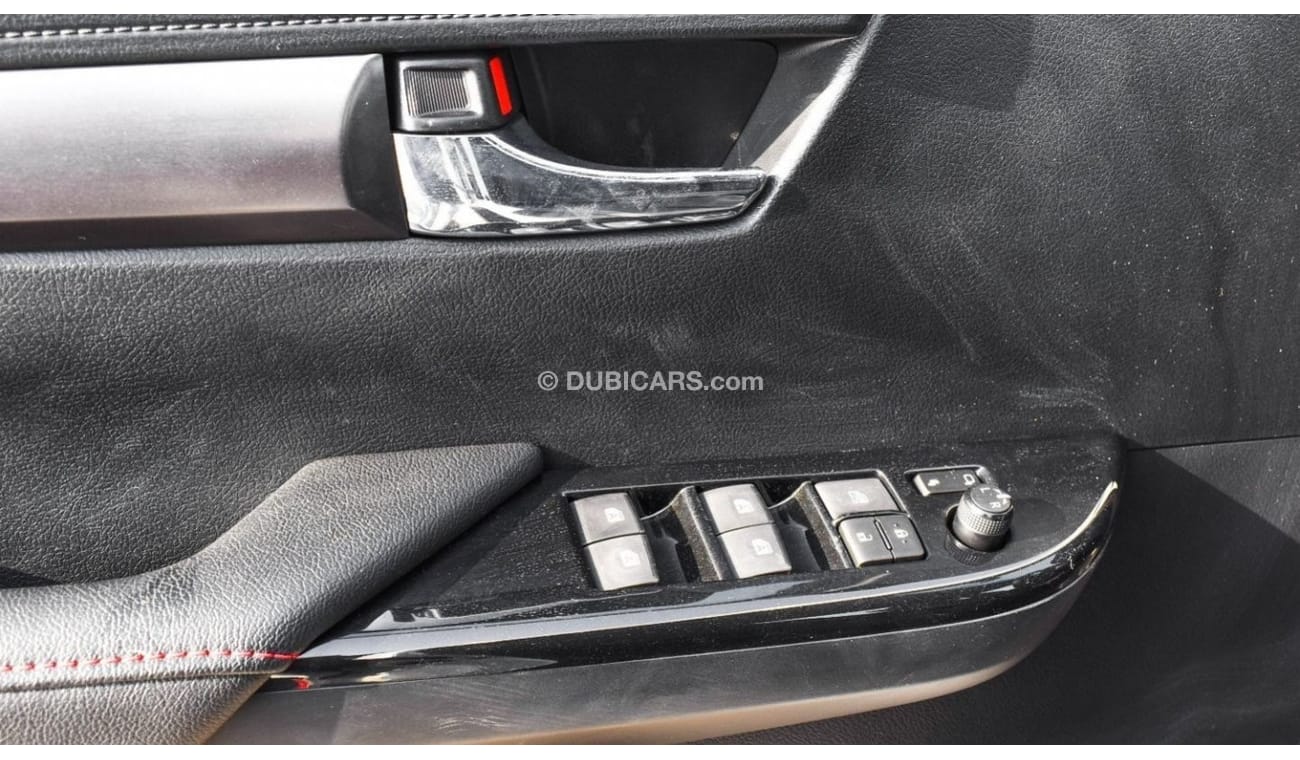 Toyota Hilux 2023 Toyota Hilux 4x4 DC 2.8 GR Sport D AT - White inside Black