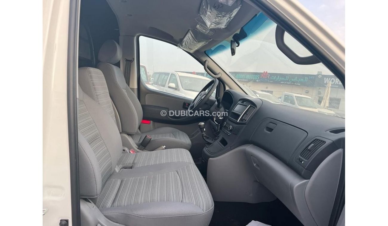 Hyundai H-1 PANEL VAN 2.4L BSC M/T PTR