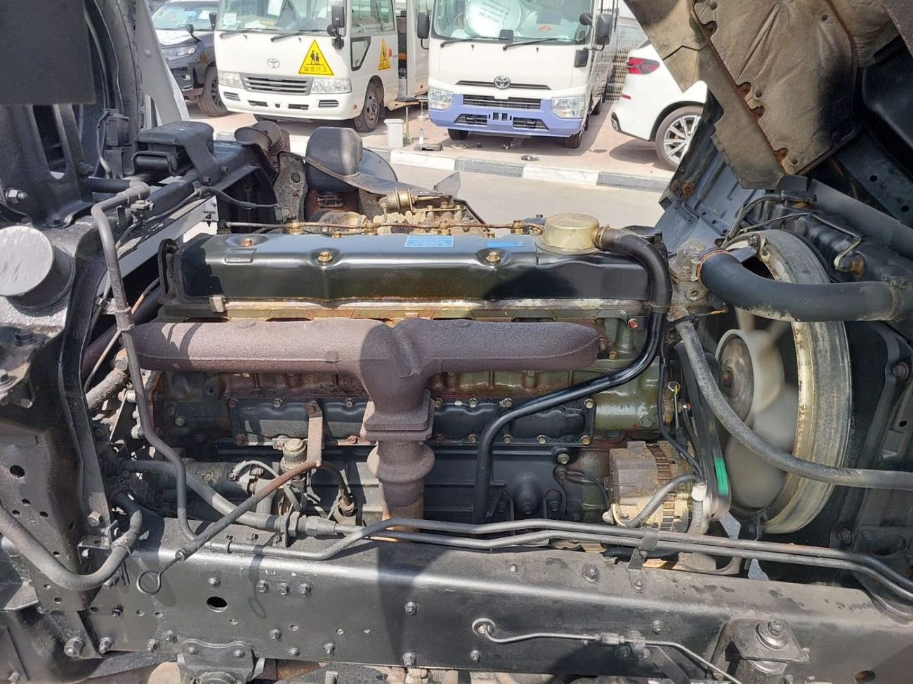 Mitsubishi Fighter (RAMADAN OFFER) MITSUBISHI FIGHTER TRUCK RHD 1990 MODEL 7.5 L DIESEL MANUAL(PM40032)