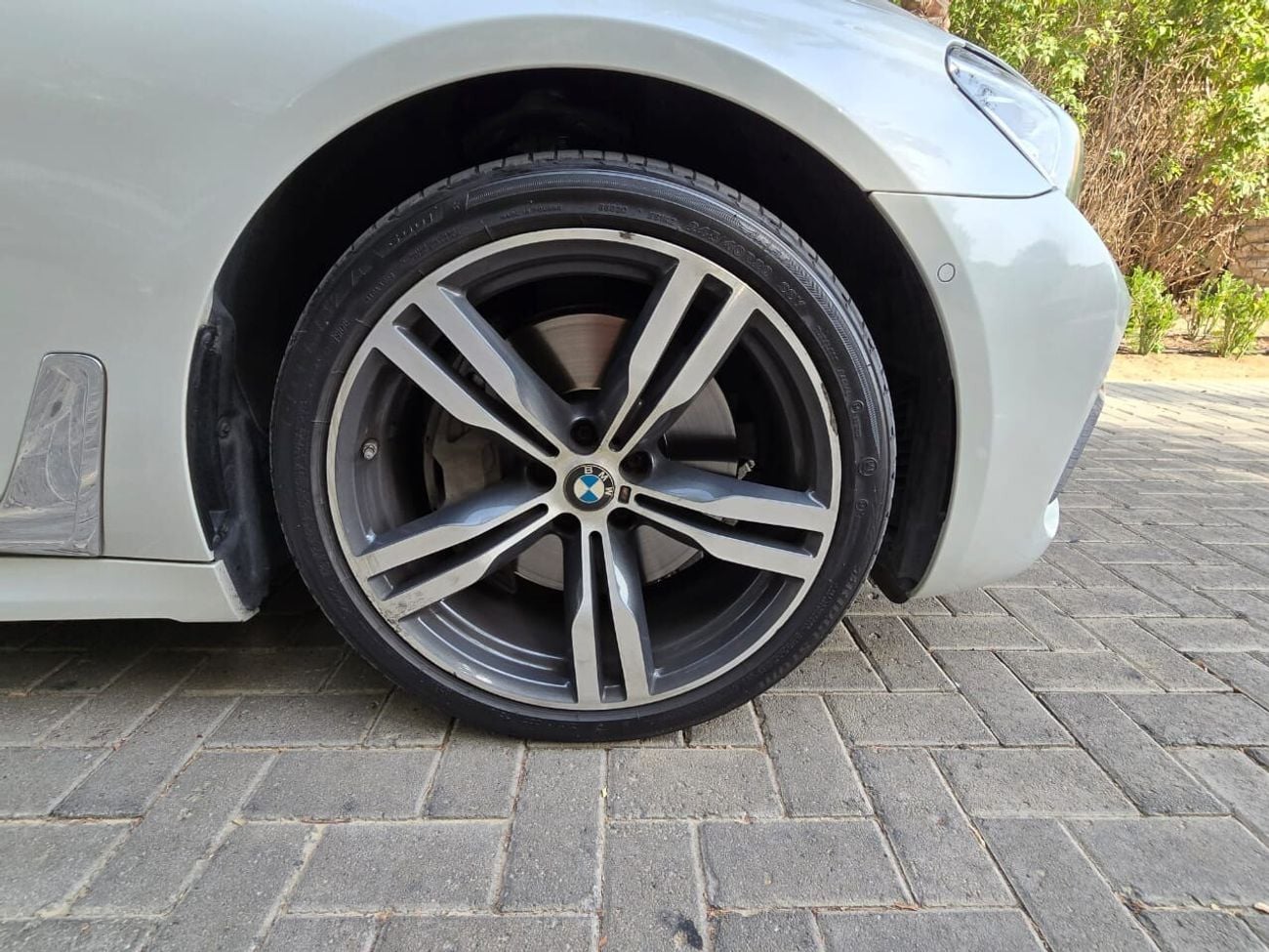 بي أم دبليو 750Li M Sport 4.4L (443 HP)