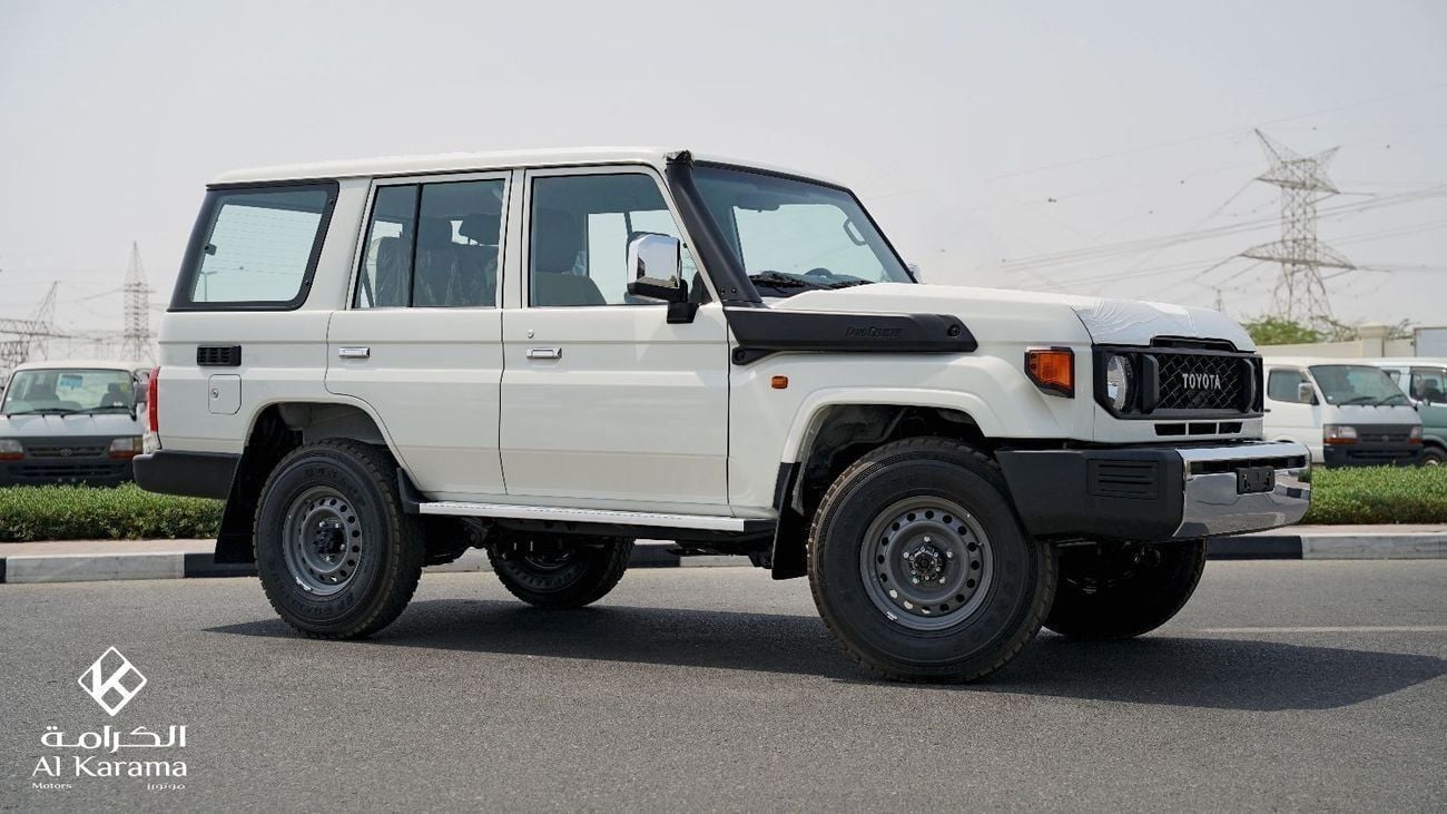 Toyota Land Cruiser 70 2.8L Diesel Engine | Manual Drive | Rear Camera | Power Mirrors  | GCC Specs | Export