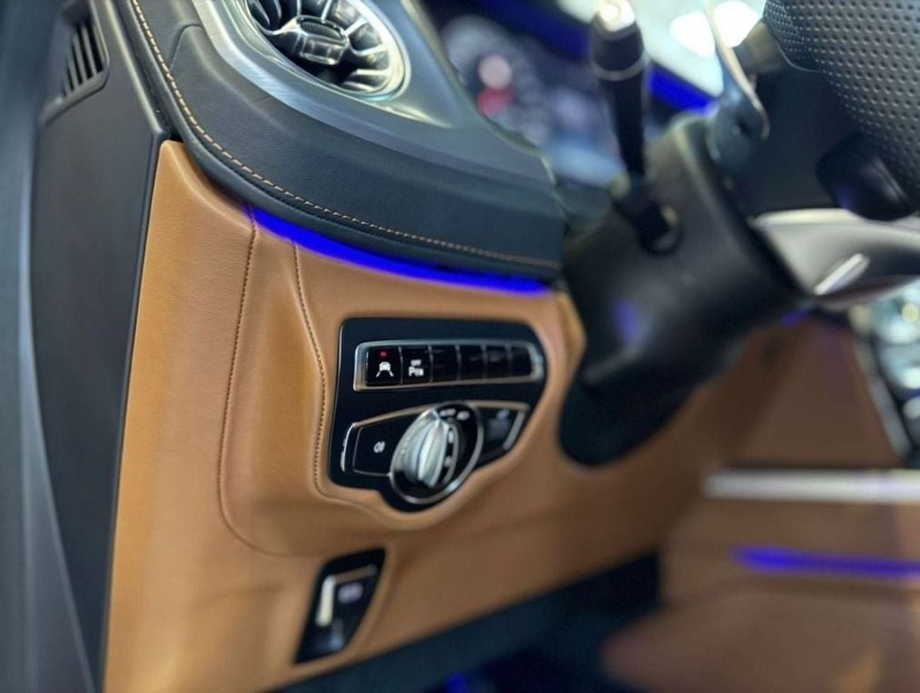 مرسيدس بنز G 63 AMG G 63 AMG DOUBLE NIGHT PACKAGE 2024 DOUBLE NIGHT PACKAGE 2024