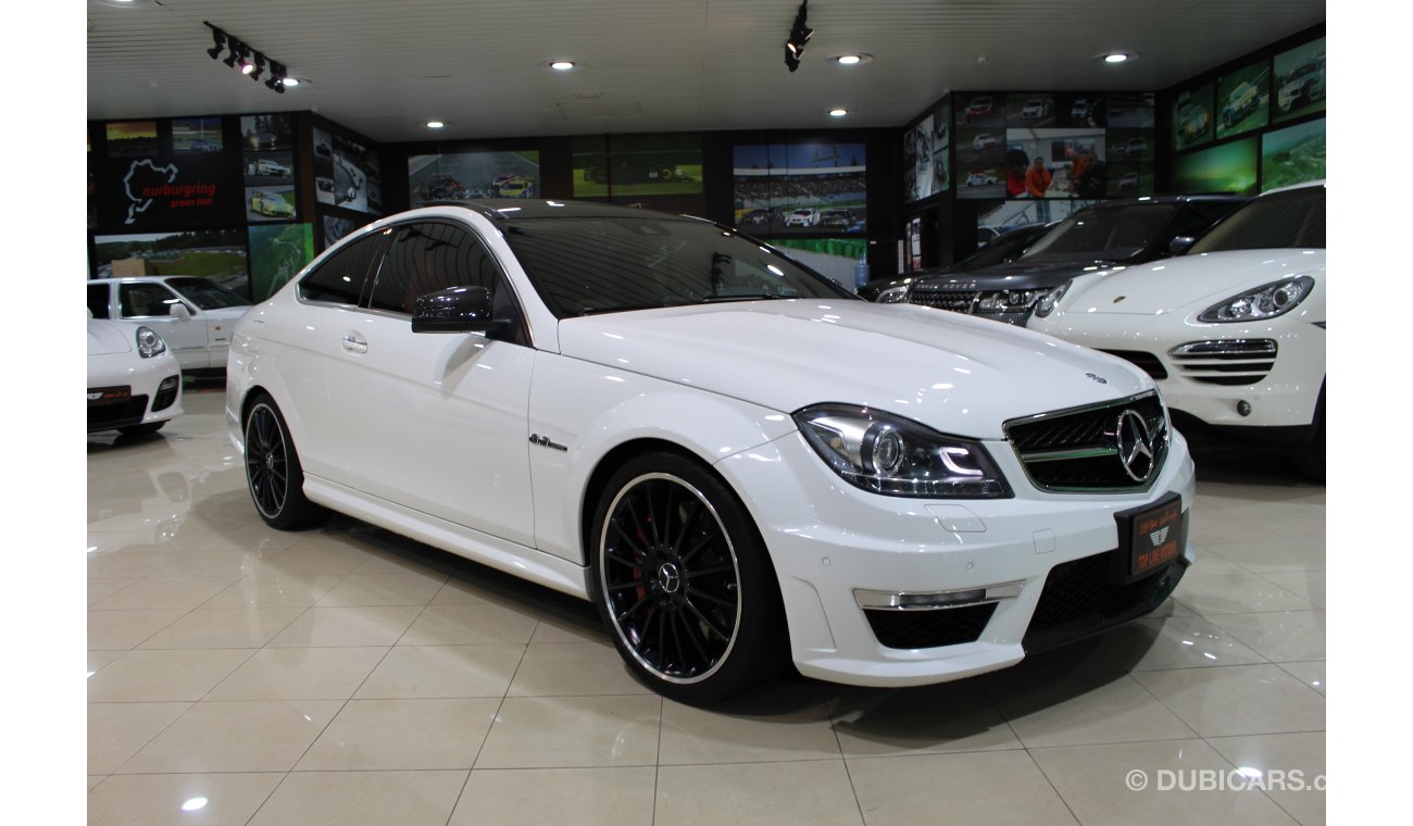 Mercedes-Benz C 63 AMG COUPE