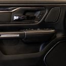 رام 1500 Rebel 5.7L Crew Cab Utility (5 Seater)