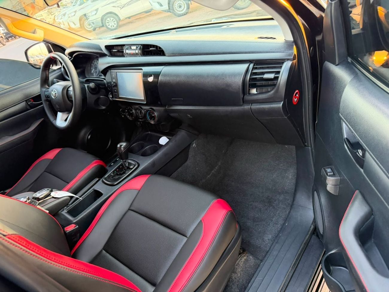 Toyota Hilux ADVENTURE 2021 Toyota Hilux Advanture Modified - 2.7L V4 - AWD 4x4- Rear Camera - Sidestep - Push