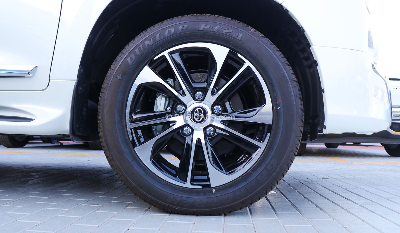 تويوتا لاند كروزر GXR v8