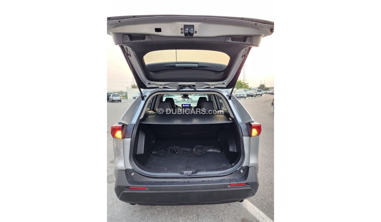 تويوتا راف ٤ TOYOTA RAV4 XLE FULL OPTION 4X4 CLEAN CAR