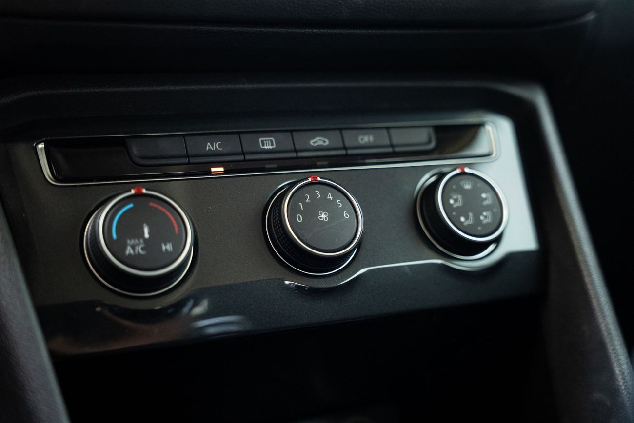 Volkswagen Tiguan Trendline Agency Warranty Full Service History 1.4L 2024 Low Mileage GCC