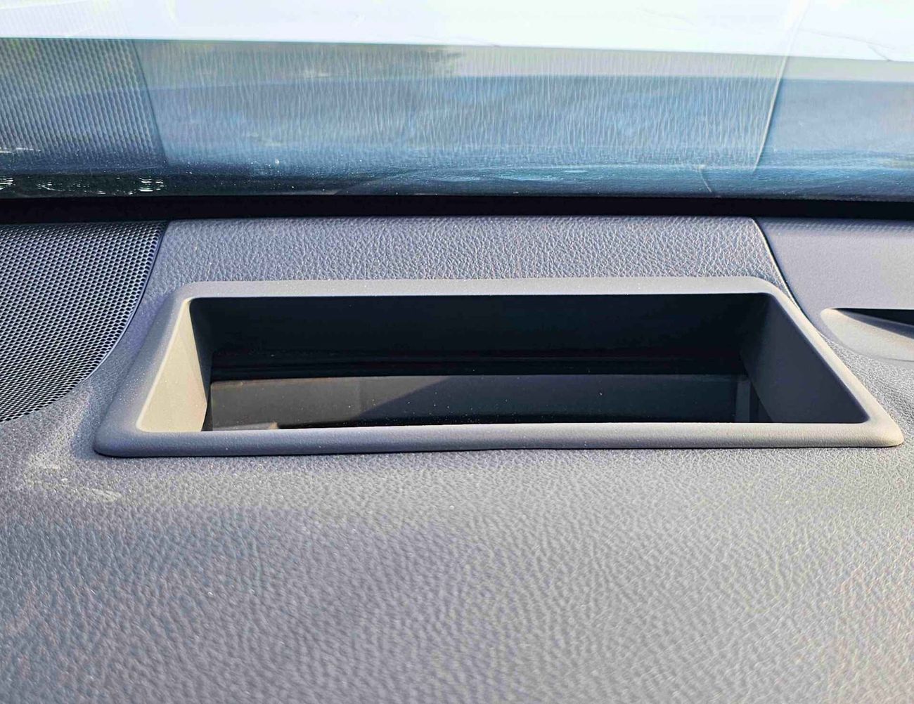 تويوتا كامري HYBRID LUMIERE / 2.5L V4 / 360 CAMERA / PANORAMIC ROOF / HEADUP DISPLAY/ FULL OPTION (CODE # LUMIERE