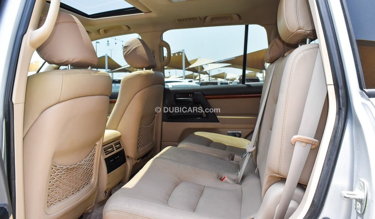 Toyota Land Cruiser GXR V6