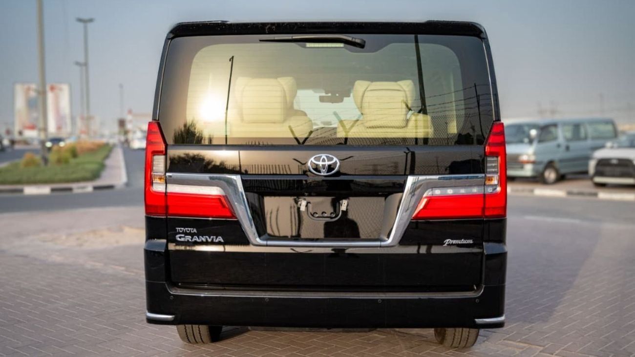 Toyota Granvia 2.8L, 4-Cylinder Turbo Diesel - Automatic - 6 Seater - 5 Door - RWD