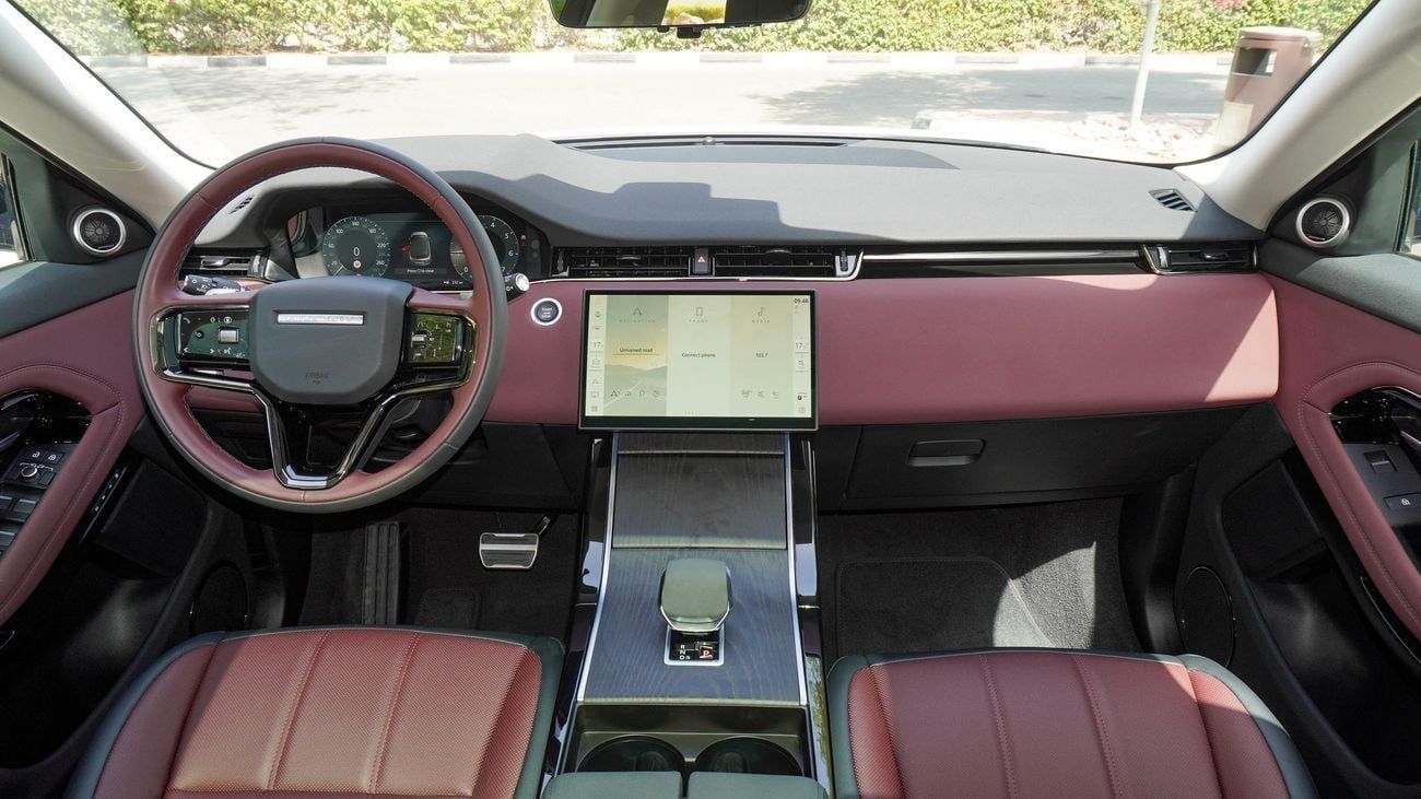 لاند روفر رانج روفر إيفوك SE P250 DYNAMIC 2025!! BLACK EDITION!! FIVE YEARS WARRANTY!! THREE YEARS SERVICE CONTRACT