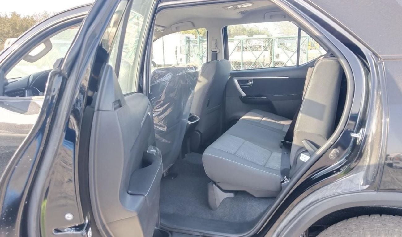 تويوتا فورتونر 2.4L DIESEL A/T HIGH SPEC (ONLY EXPORT TO AFRICA)