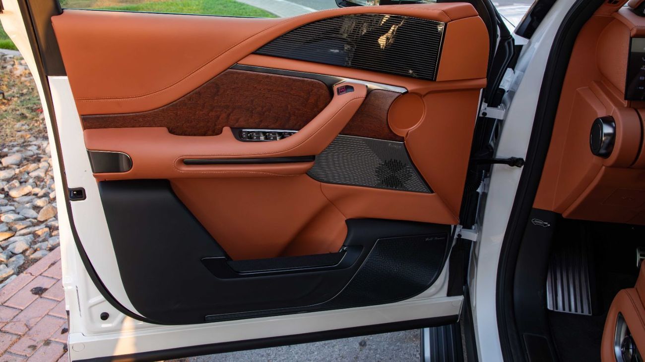 Yangwang U8 DM-i PREMIUM EDITION | 22" Alloy with Float Mode | 2025 | For Local Registration +10%